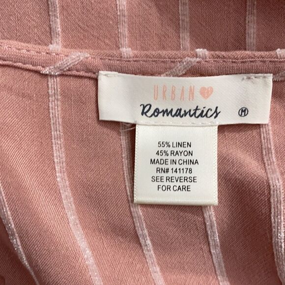 Urban Romantics Striped Button Front Crop Top - Picture 4 of 4